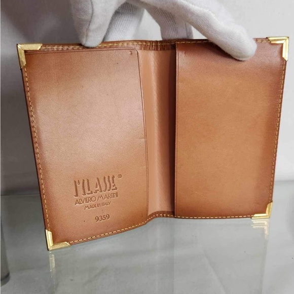 Alviero Martini Geo Classic 1’Classe Document holder/DOES NOT FIT A PASSPORT - Picture 3 of 10